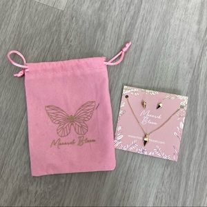 Gold diamond shaped earring and necklace set